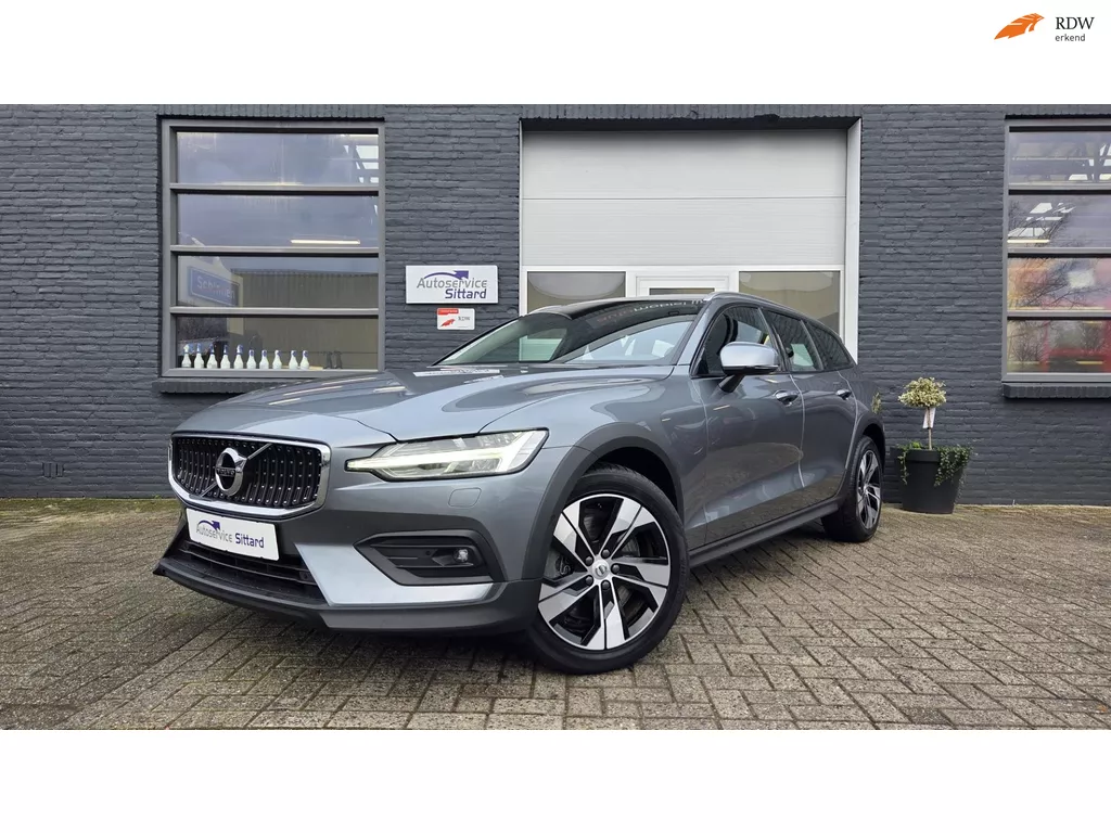 Volvo V60 Cross Country B5 AWD Pro