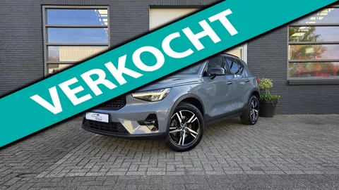 Volvo XC40 2.0 B3 Plus Dark Mild Hybride