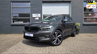 Volvo XC40 2.0 T4 Inscription Pine Grey