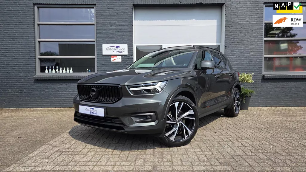 Volvo XC40 2.0 T4 Inscription Pine Grey